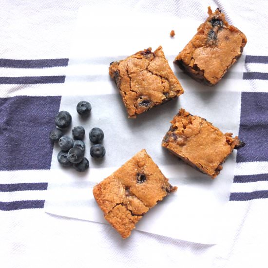 Blueberry Muffin Golden Bars - Recipe photo by bakinginblackandwhite
