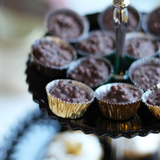 Puffed Quinoa Chocolate Clusters - Recipe photo by Elegantlyvegan