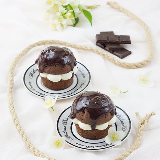Chocolate & Whipped Cream Muffins - Recipe photo by Briose de Acasa