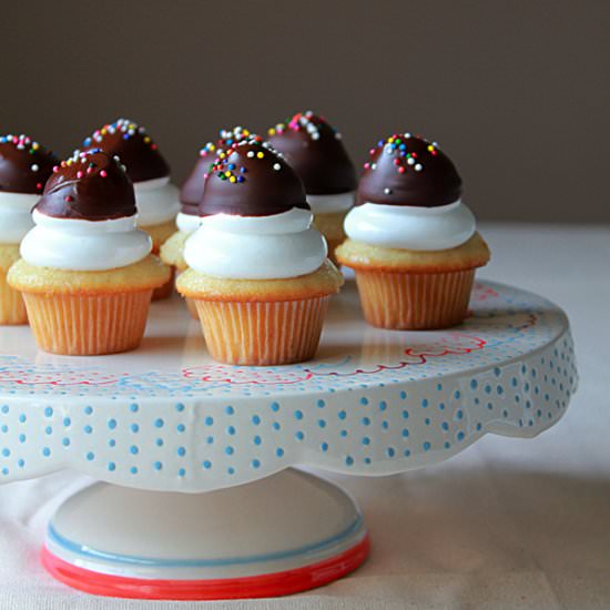 Mini Hi-Hat Cupcakes - Recipe photo by oh_sweet_day