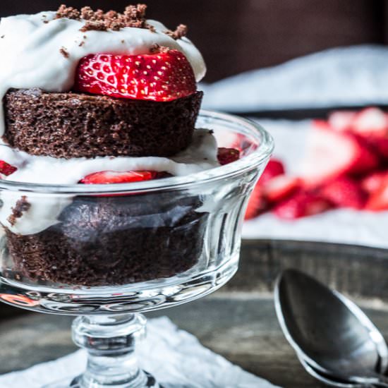 Vegan Berry Chocolate Shortcake - Recipe photo by feelgoodfoodblog