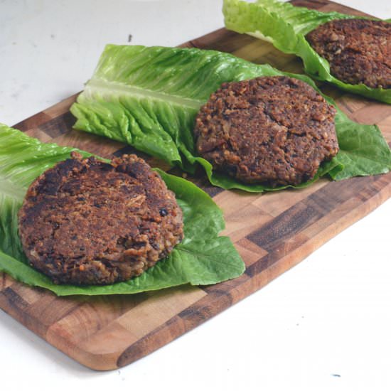 Black Bean Quinoa Burger - Recipe photo by GG La Rue