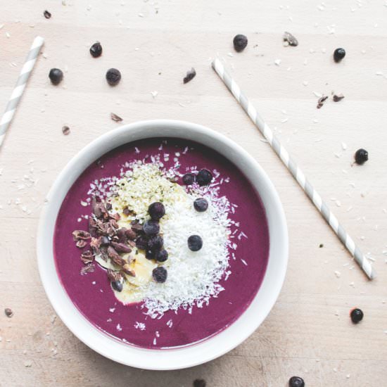 Raw Vegan Coconut Acai Bowl - Recipe photo by JuYogi