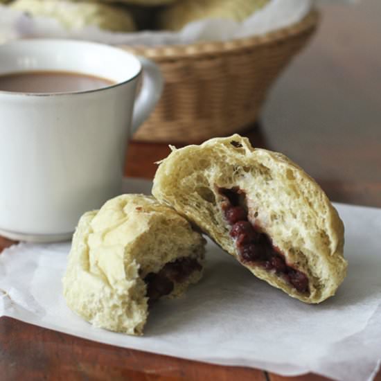 Green Tea & Red Bean Buns - Recipe photo by the tummy train