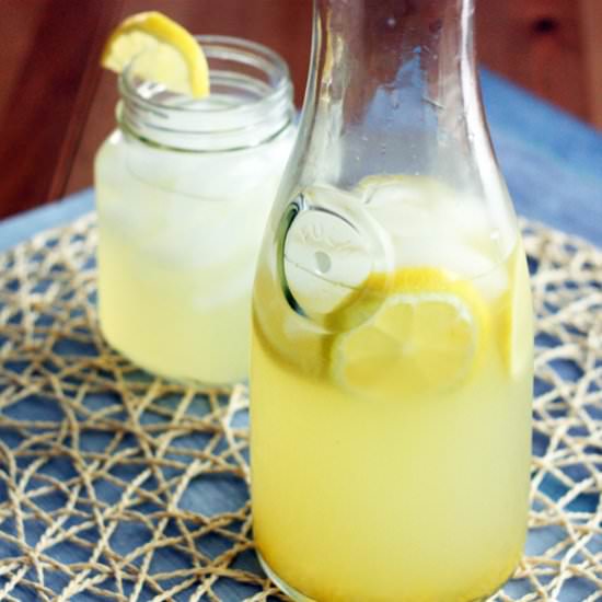 Basic Perfect Lemonade - Recipe photo by 30 Pounds of Apples