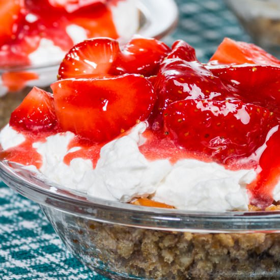 Mini Strawberry Pretzel Pie - Recipe photo by Carrie Trax
