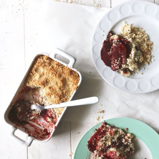 Beetroot & chocolate crumble - Recipe photo by HelloFreshUK