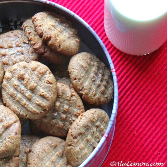 Almond Butter Cookies - Recipe photo by Ala_lemon