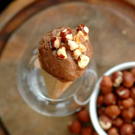 Raw hazelnut date ice cream - Recipe photo by Taste me