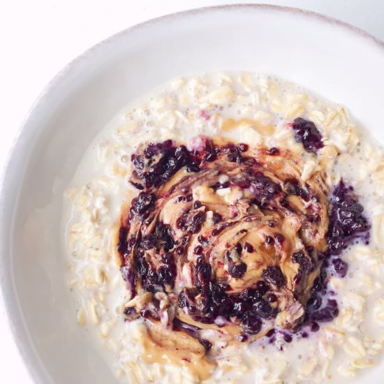 Peanut Butter & Jelly Oats - Recipe photo by Rachlmansfield