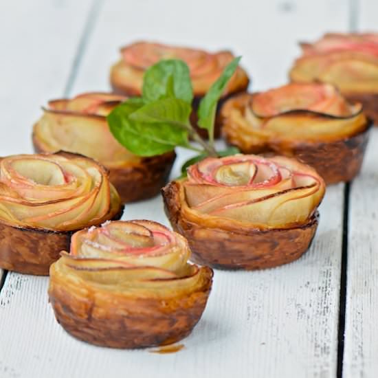 Apple Pie Roses - Recipe photo by oliveoilandlemons