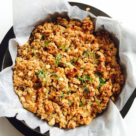 Apple walnut crumble - Recipe photo by Honeybutterandricotta