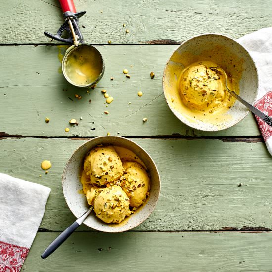 Rosewater Saffron Ice Cream - Recipe photo by fforfood