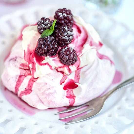 Blackberry Meringues - Recipe photo by supergoldenbakes
