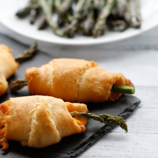 Cheese + Asparagus Stuffed Rolls - Recipe photo by sayhellonature