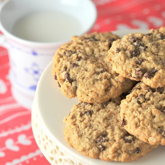 Oatmeal Chocolate Chip Cookies - Recipe photo by KikuCorner