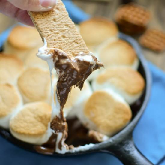 Ultimate S'mores Dip - Recipe photo by SprinkledWithJules
