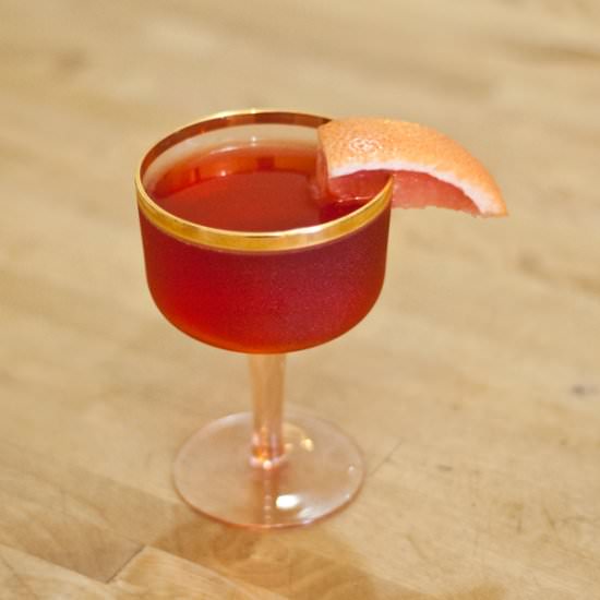 Negroni Rosé - Recipe photo by homebargirl