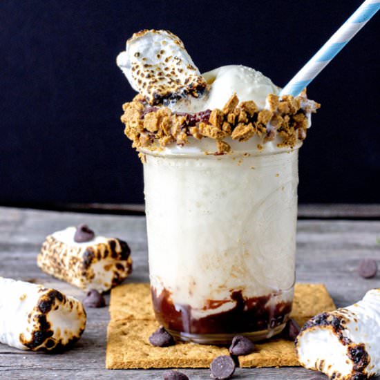 S'mores Milkshake - Recipe photo by eatthriveglow