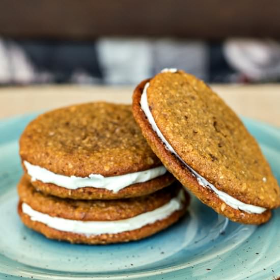Oatmeal Creme Pie Copycat - Recipe photo by onlinepastrychef