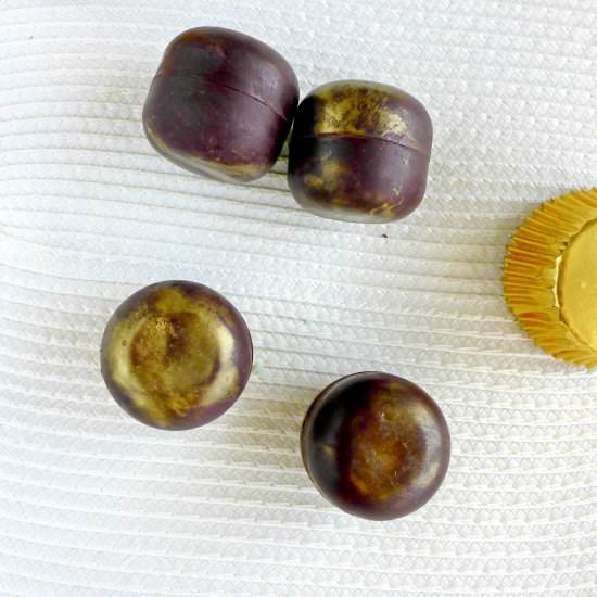 Golden Dark Chocolate Spheres - Recipe photo by Ivyka