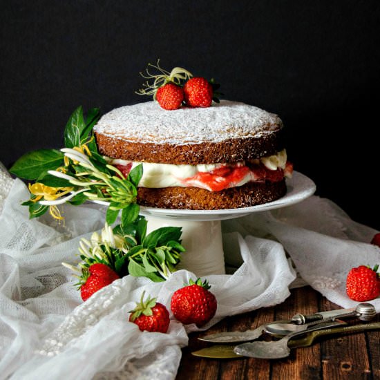 Victoria Sponge Cake - Recipe photo by PastryWorkshop