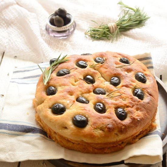 Olives Rosemary Whole Wheat Foccaci - Recipe photo by currytrail