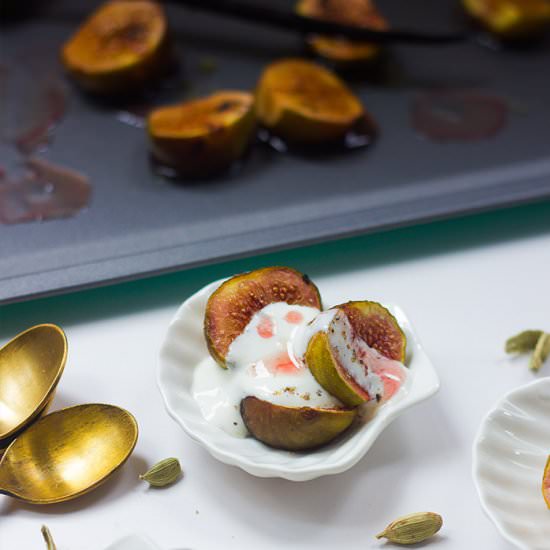 Roasted Figs with Cardamom Yogurt - Recipe photo by myfoodstory