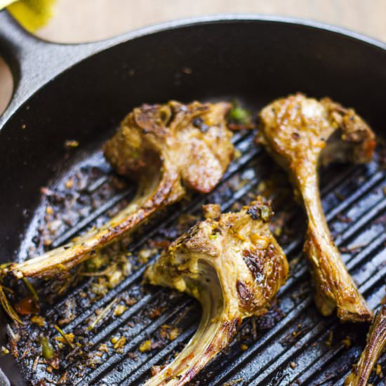 Spiced Lamb Chops with Figs - Recipe photo by myfoodstory