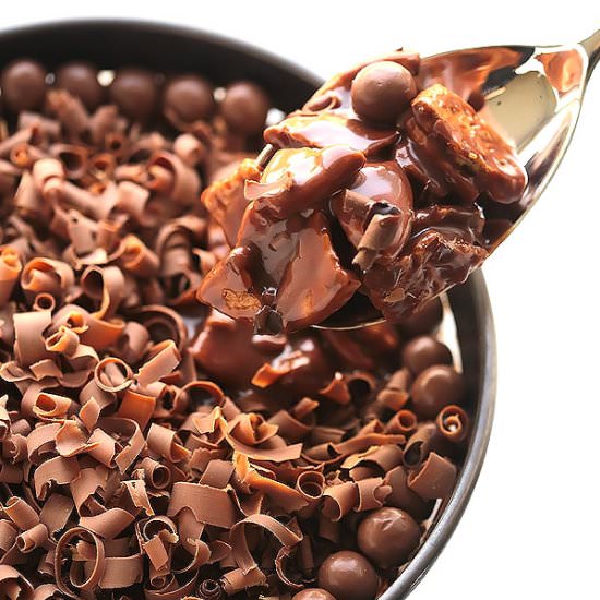 Mars Crunch Lazy Cake - Recipe photo by Cleobuttera