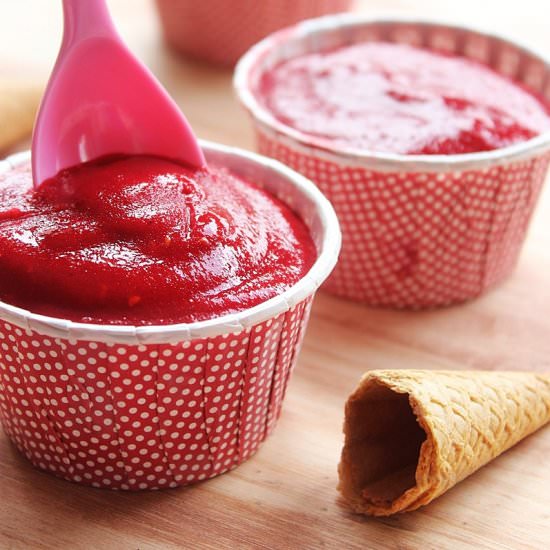 Homemade and Easy Raspberry Sorbet - Recipe photo by Johlene@FlavoursandFrosting