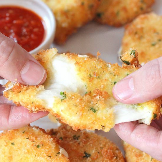 Fried Mozzeralla - Recipe photo by HowToFeedaLoon