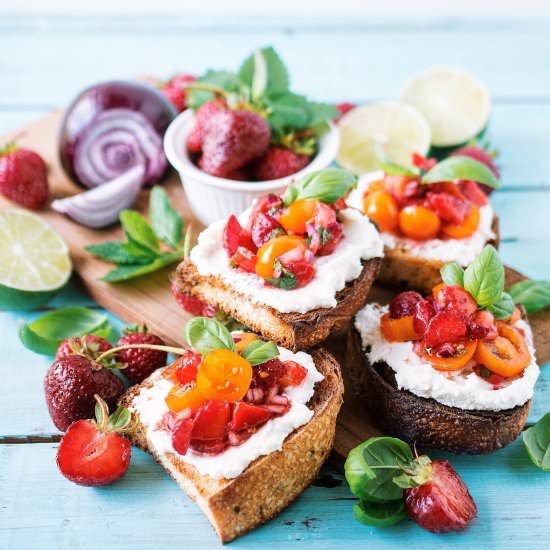 Strawberry Pico De Gallo - Recipe photo by Food Gays