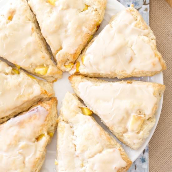 Peach Pie Scones with Vanilla Glaze - Recipe photo by a latte food