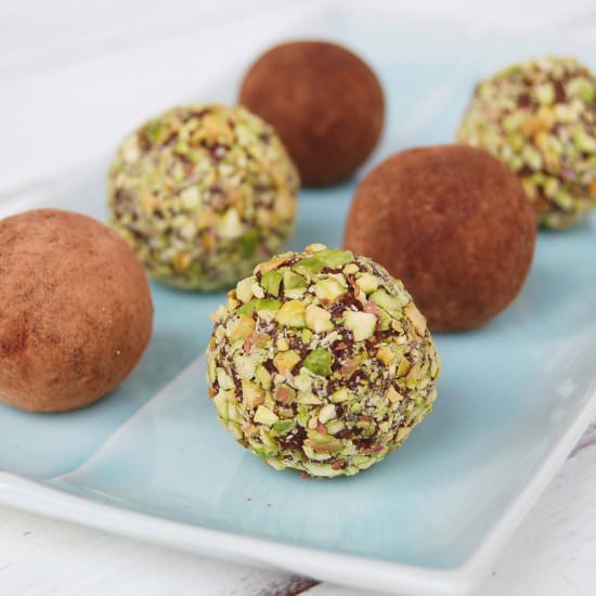Healthy Raw Chocolate Truffles - Recipe photo by marijasmine