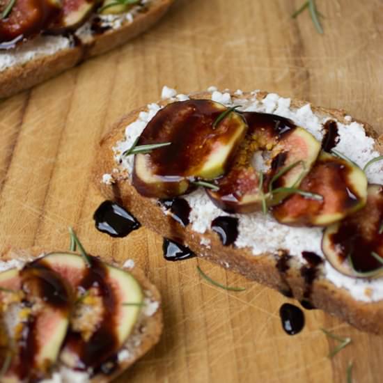Fig Crostini - Recipe photo by nourishedbynutrition