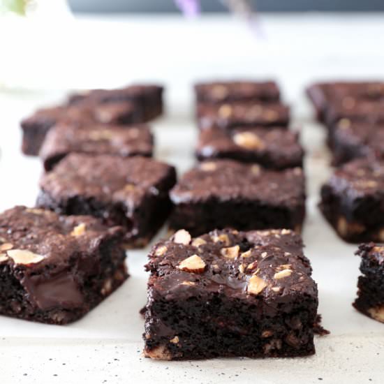 Banana Cake Nut Butter Brownie - Recipe photo by swoonfood