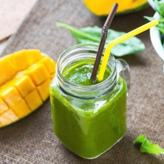 Spinach and Mango Smoothie - Recipe photo by skinnyms