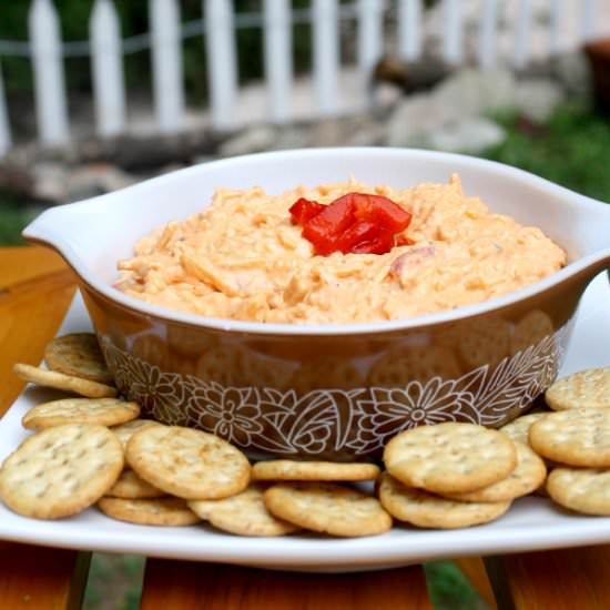 Vegan Pimiento Cheese - Recipe photo by glueandglitter