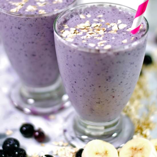 Blueberry Banana Oatmeal Smoothie - Recipe photo by cookingdivine