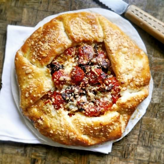 Tomato Mushroom Galette - Recipe photo by foodidies