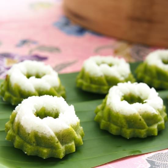 Puteri Ayu - Recipe photo by Bake With Paws