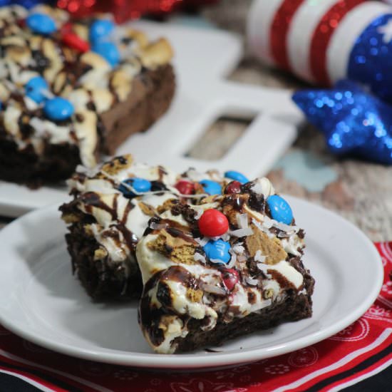 Patriotic Smores Brownies - Recipe photo by Virtually Yours