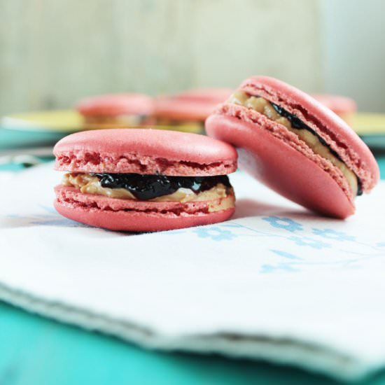 Macaron with Peanut Butter and Jelly - Recipe photo by Bake Therapy