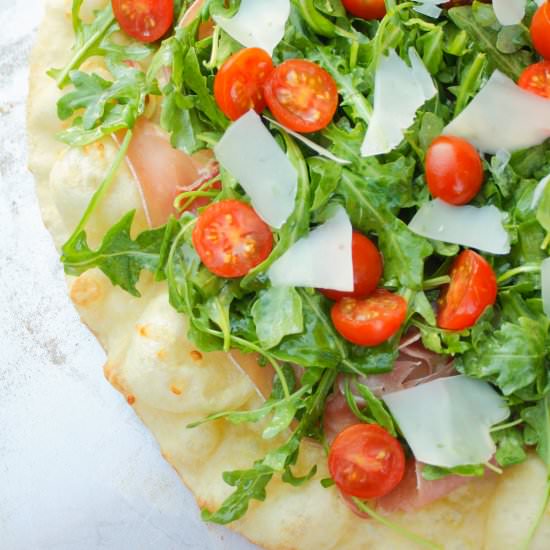 Arugula & Prosciutto Pizza - Recipe photo by thesunnypalate