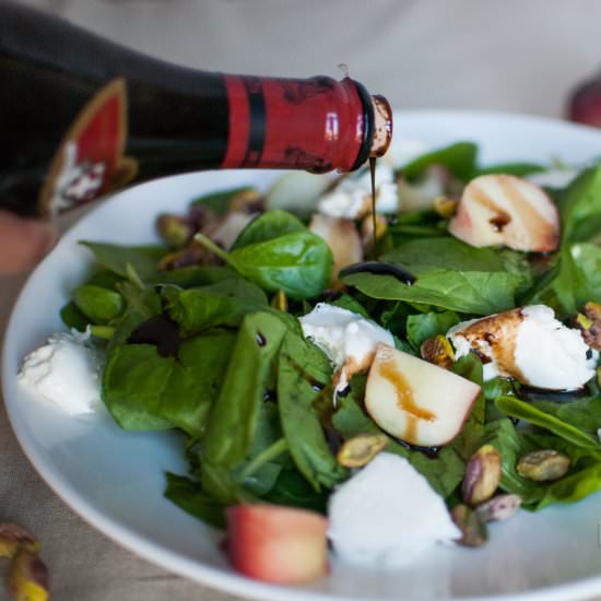 Mozzarella and Peach Salad - Recipe photo by Myfoodblog.nl