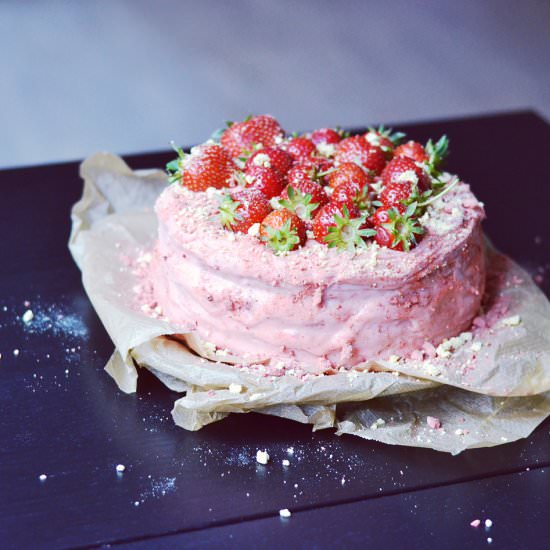 Strawberry & Peach Midsummer Cake - Recipe photo by BananaBloom