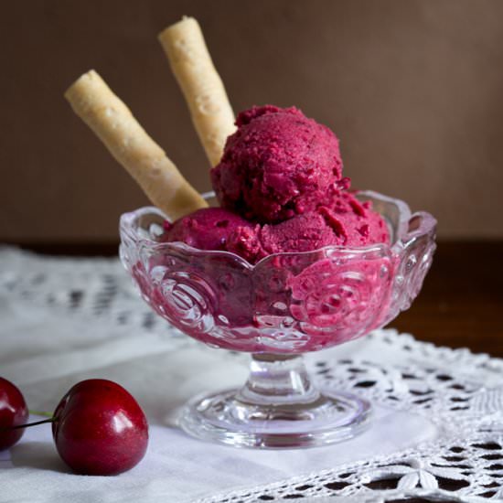 Cherry Ice Cream - Recipe photo by JUEGODESABORES