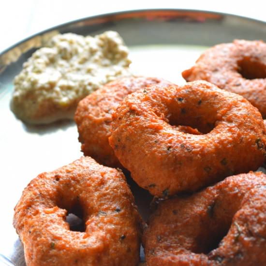 Medu Vadas- Fried Lentil Fritters - Recipe photo by INKEYPINKEY