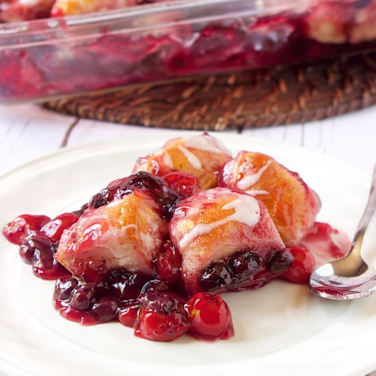 Bubble Berry Cobbler - Recipe photo by hollyscheatday